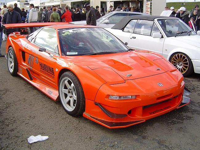  Autors: eriQ Honda vai Acura NSX