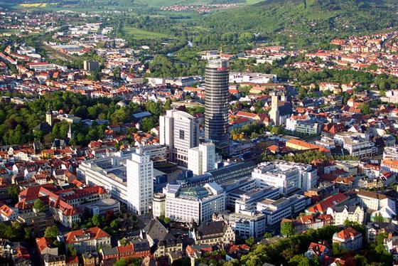 baltās mājas ir universitātes... Autors: Xinjsh Jēna, Vācija