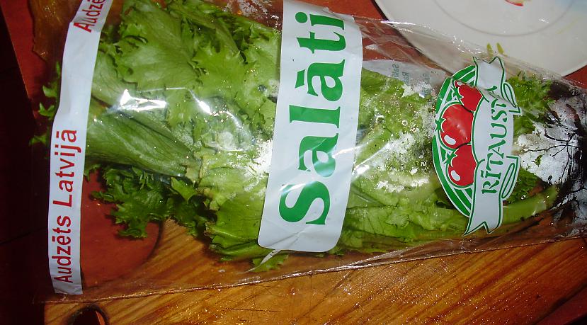 Ņemam salātus podiņāatdalām no... Autors: laurinjaa3 Salāti-Zaļumiņš pirms ziemas