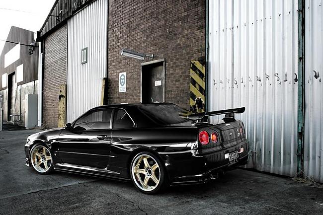  Autors: Partyjerk Nissan Skyline