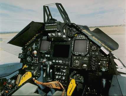F 22 kokpits Iskatās smuks D Autors: BARBARS F -22 Neredzams karalis