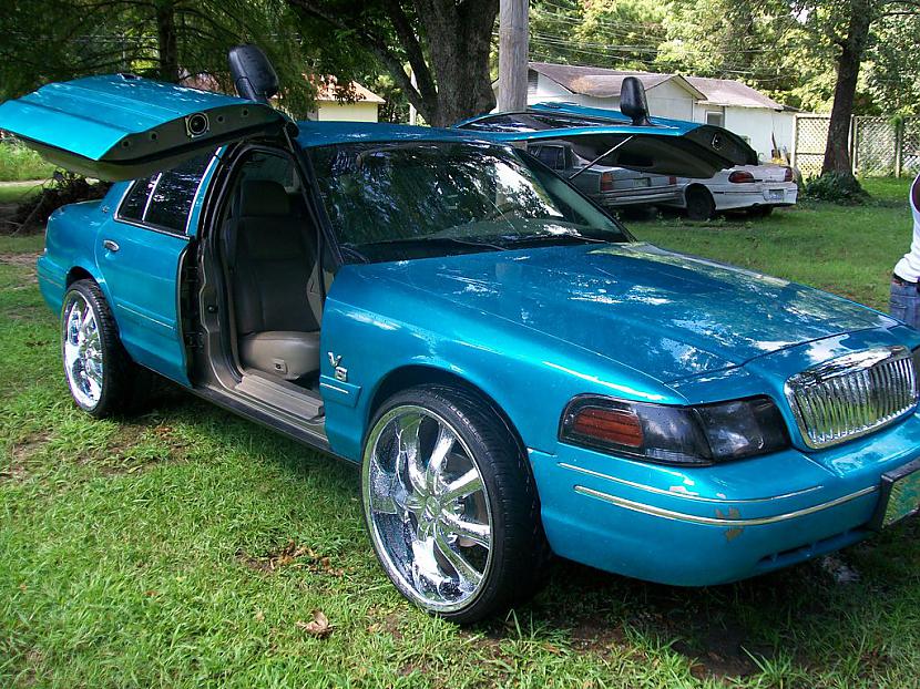  Autors: GET MONEY Ford Crown Victoria