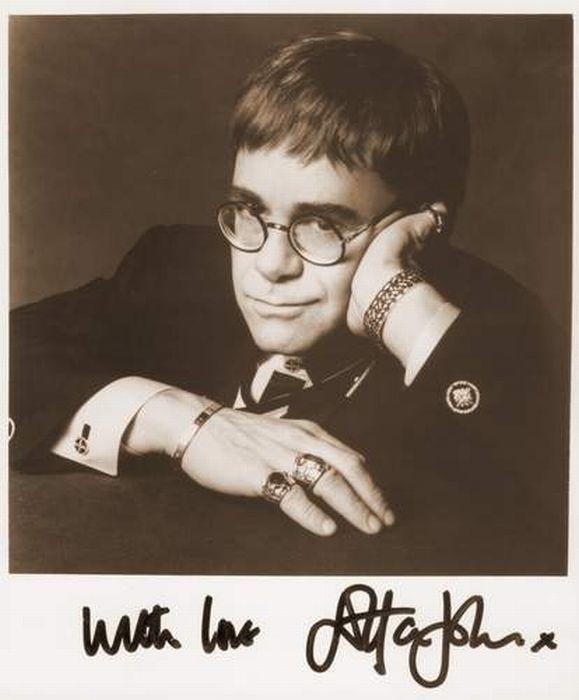 Eltons Dzons Autors: kapars118 Slavenību autogrāfi