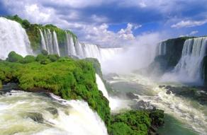 Iguazu ir 275 atsevišķu... Autors: Optimists NaCl Skaistākie pasaules ūdenskritumi ...