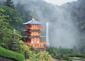 Pavisam Japānas Nachi kalna... Autors: Optimists NaCl Skaistākie pasaules ūdenskritumi ...