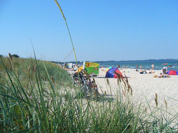 Rīgenas sala Rgen ir Vācijas... Autors: Kobis Top 10 Labākās nūdistu pludmales pasaulē...
