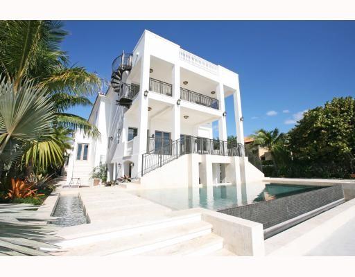 Māja no aizmugurpuses Autors: NOKAR LeBron James $9m vērtā pludmales māja