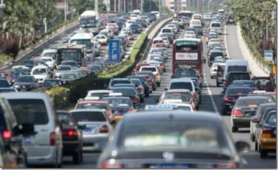 Garākais sastrēgums tika... Autors: Fosilija 10 Interesanti fakti par automašīnām un auto industriju.