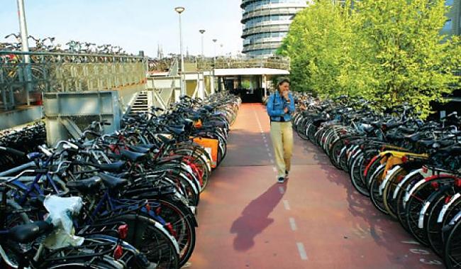 Vairāk velosipēdu vienvietus... Autors: Bačoks Amsterdama