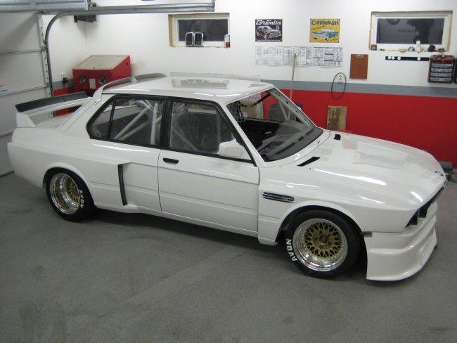  Autors: awoken Bmw e28 m5 csl