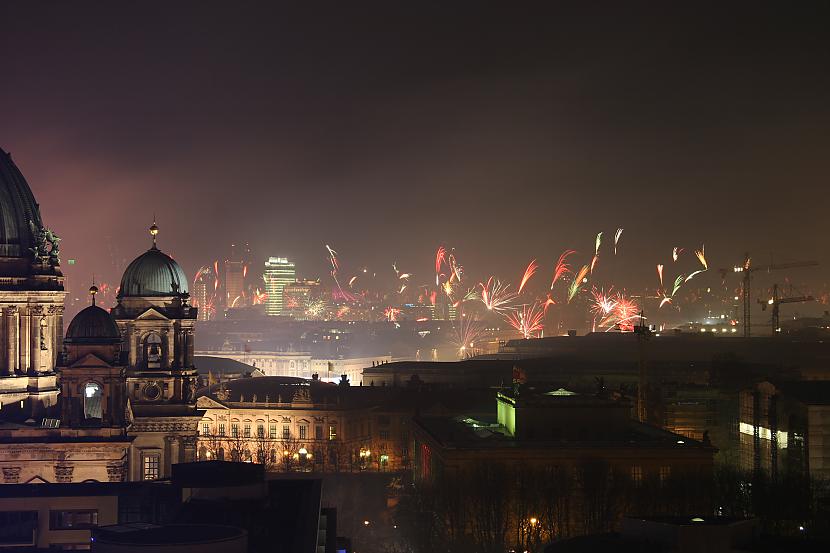 Citas Jaungada tradīcijas... Autors: melnaaoga Jaunais gads citur pasaulē