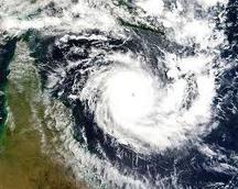 Ciklons Spēcīgs ciklons brāžas... Autors: kikya1031 10 lielas dabas katastrofas