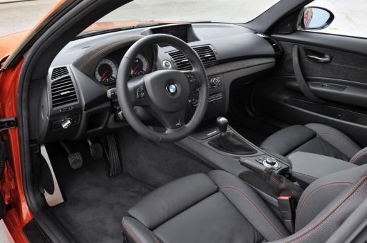 No vietas līdz 100 kmh BMW... Autors: Siikais11 BMW oficiāli atklāj 1.sērijas 'M' kupeju