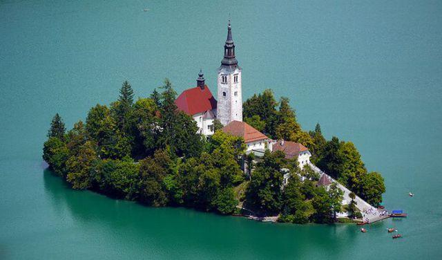  Autors: Fosilija Sala Slovēnijā