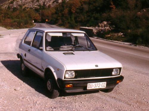 Yugo Koral 90 mph  145 kmhAuto... Autors: Skrimslis Top 10 lēnākās Auto mašīnas uz zemes