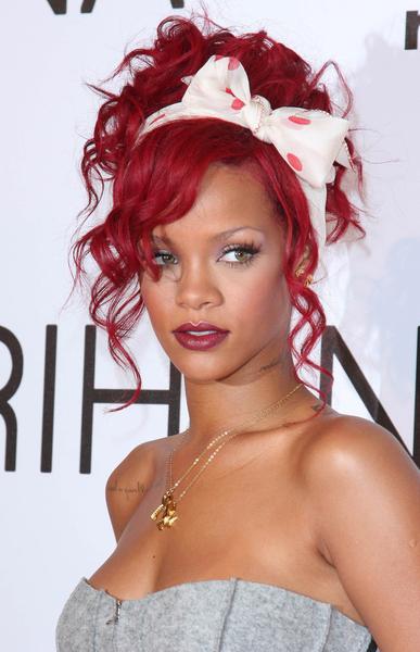   Autors: LovePrettiness rihannas red hair