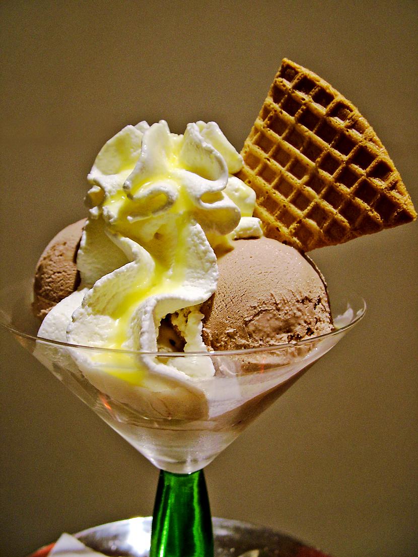 Šodien es ēdu saldējumu savā... Autors: moodway Tu Nevari.