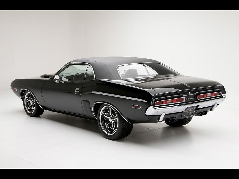  Autors: kipo555 1971 Dodge challenger RT