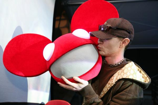 Deadmau5 uzvarēja nominācijā... Autors: Guncixs Deadmau5