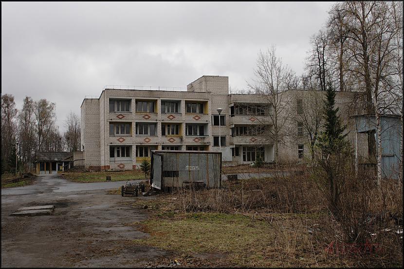 Dodamies iekš galvenās ēkas Autors: ruudza6 Pamesta nometne Krievijā