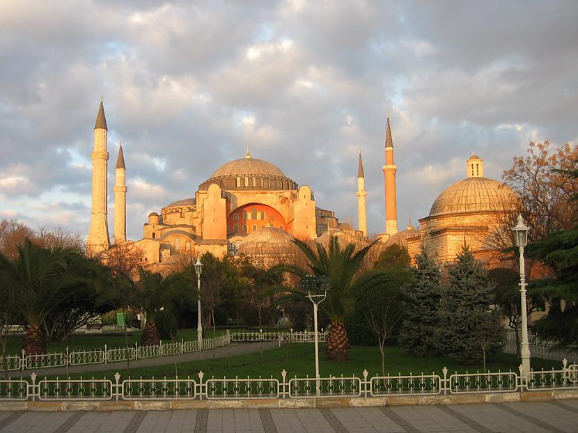The blue mosque in front of... Autors: jenssy Pasaules skaistākās vietas
