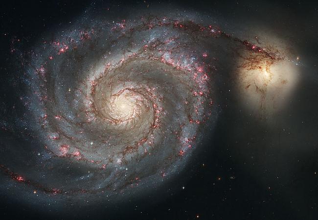 The Whirlpool Galaxy on left... Autors: itsjustaguy Visums : Vai arī, kā es beidzu uztraukties un iemīlēju k