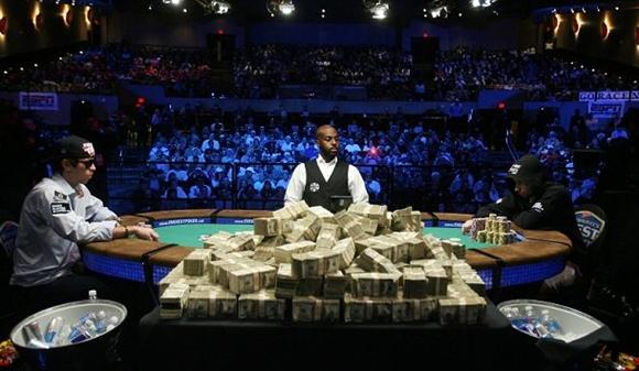  Autors: wildlion Pokera spēlē vinnē 4,5 miljonus!