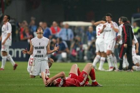 Kaka I belong to Jesus Autors: Saints Top 10 futbolistu spilgtākie vēstījumi uz krekliņiem