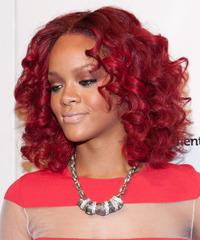 SampM pats jaunākais video... Autors: silverxangel Rihannas frizūras