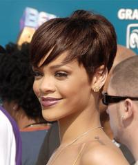 Man tomēr labāk patīk kā viņai... Autors: silverxangel Rihannas frizūras