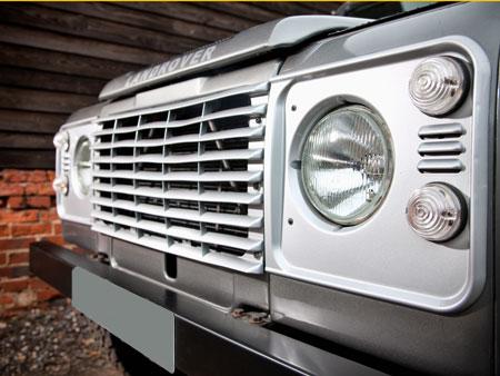 1989 LAND ROVER DEFENDER  Autors: Ekskluzīvais Paris masinas ko atjaunojusi Wheeler dealers puisi .. :)