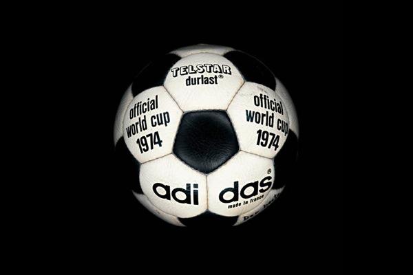 Telstar Durlast 1974 Autors: arturs05 Futbola Bumbas pasaules cempionata no 1930 lidz 2010