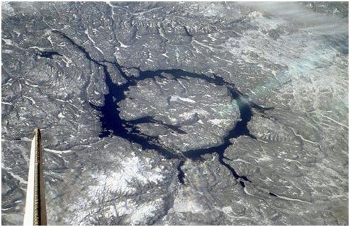 Manikouaganas ezersKanādā... Autors: Fosilija Lielākie meteorītu krāteri pasaulē
