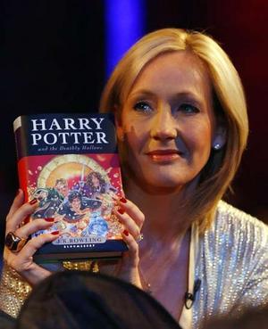 Grāmatas autores vārds uz vāka... Autors: joker09 Interesanti fakti par Hariju Poteru.