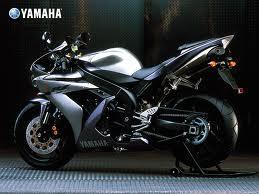  Autors: whitedragon Yamaha R-1..ehhhh