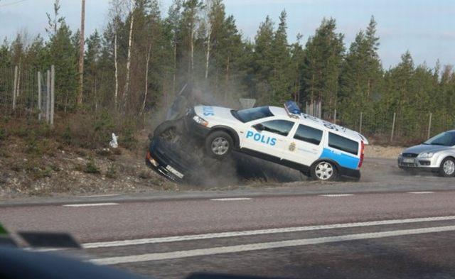  Autors: Rorets Zviedru policija...