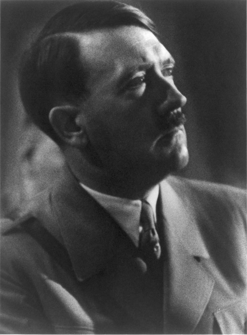 Pārmaiņas partijā 1924 ... Autors: zirdziniece Adolfs Hitlers 1dala