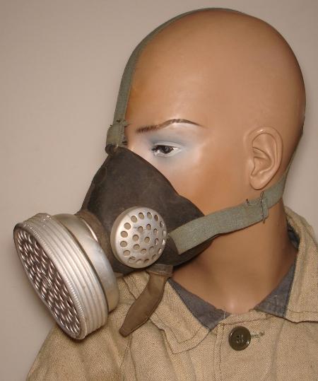 Iespējams respirators PRB5... Autors: Trūponijs Topošais civilās aizsardzības muzejs.