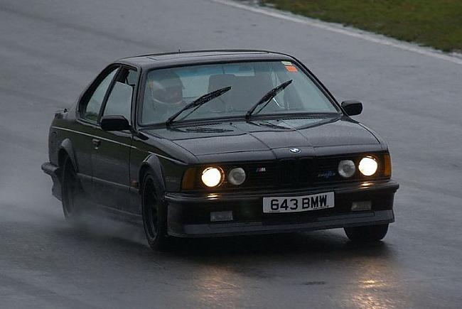  Autors: uibis BMW e24