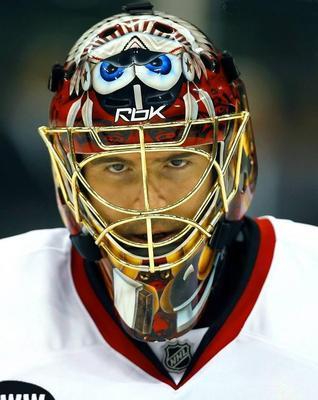 24 Patrick Lalime Autors: Pacantruška 50 skaistākas vārtsargu ķiveres NHL vēsturē