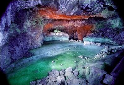  Autors: AWESOME SNAKE 20 Most Beautiful Caves In The World