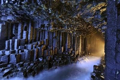  Autors: AWESOME SNAKE 20 Most Beautiful Caves In The World