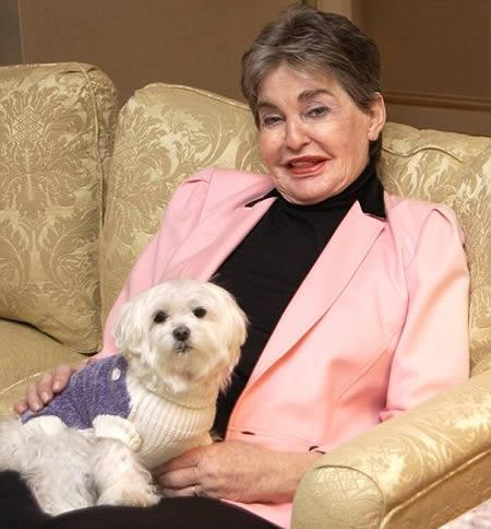 3 Leona Helmsley šī sieviete... Autors: tabexy Ļoti neparasti testamenti, un pēdējās vēlēšanās.