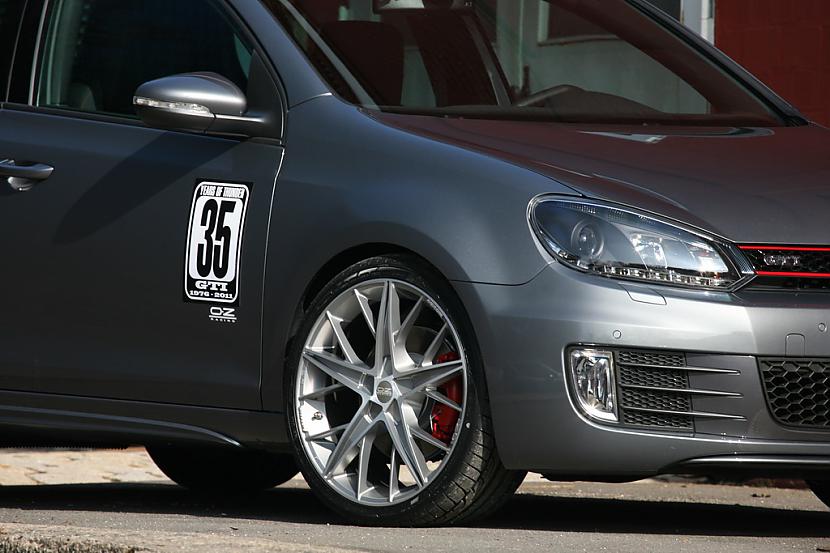 Vēl tam uzstādīti 19 collu... Autors: JankeliS VW Golf GTI jubilejā ar 260zs