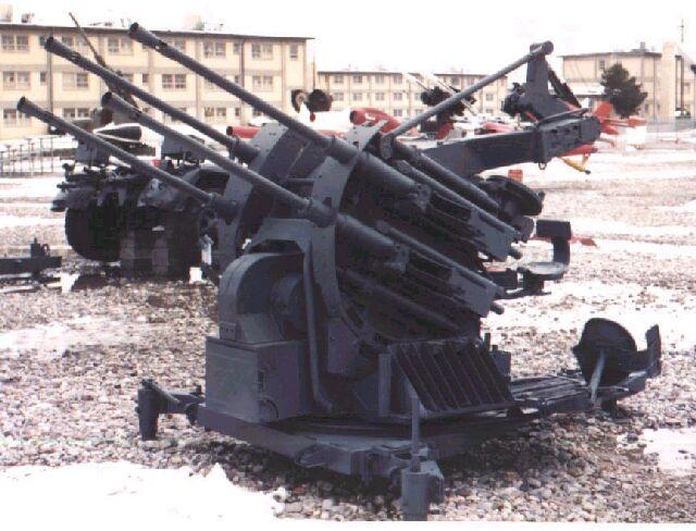 WW2 heavy weapons