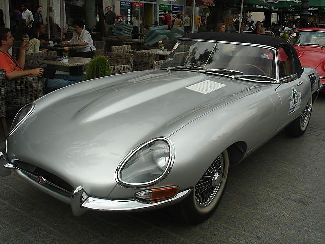  Autors: Fosilija Jaguar E-Type