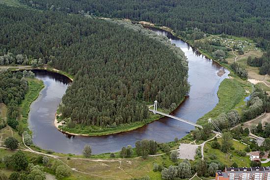  Autors: EsNoValmieras Valmiera, domā un rada.