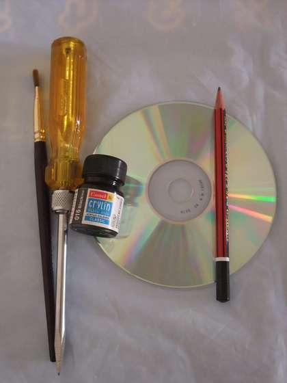 Vajadzīgs disks akrila krāsas... Autors: Exily Veidojam mākslu uz diskiem