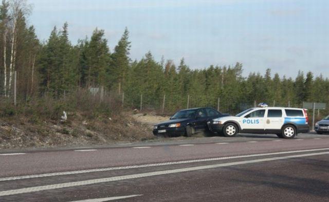  Autors: pruseks Skarbie zviedru policisti...