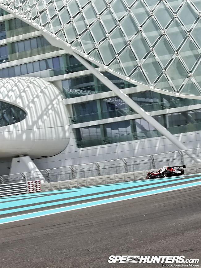  Autors: Fosilija Yas Marina Circuit